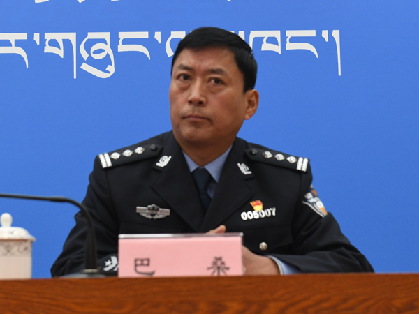 发言人：区公安厅刑侦总队副总队长 巴桑.JPG